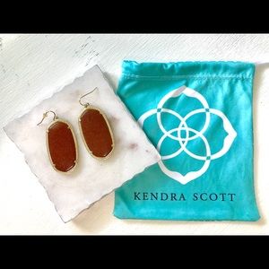 KENDRA SCOTT Goldstone Earrings!